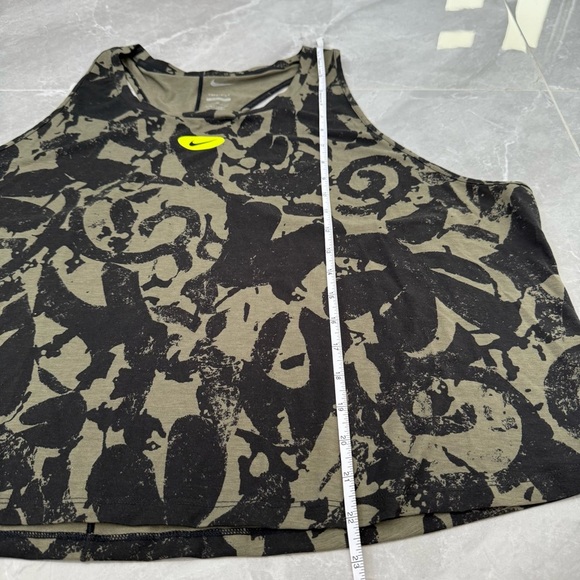 Women’s Nike Dri-Fit One Luxe Icon Clash Training Flowy Tank Top Plus Size 3X - Picture 16 of 16